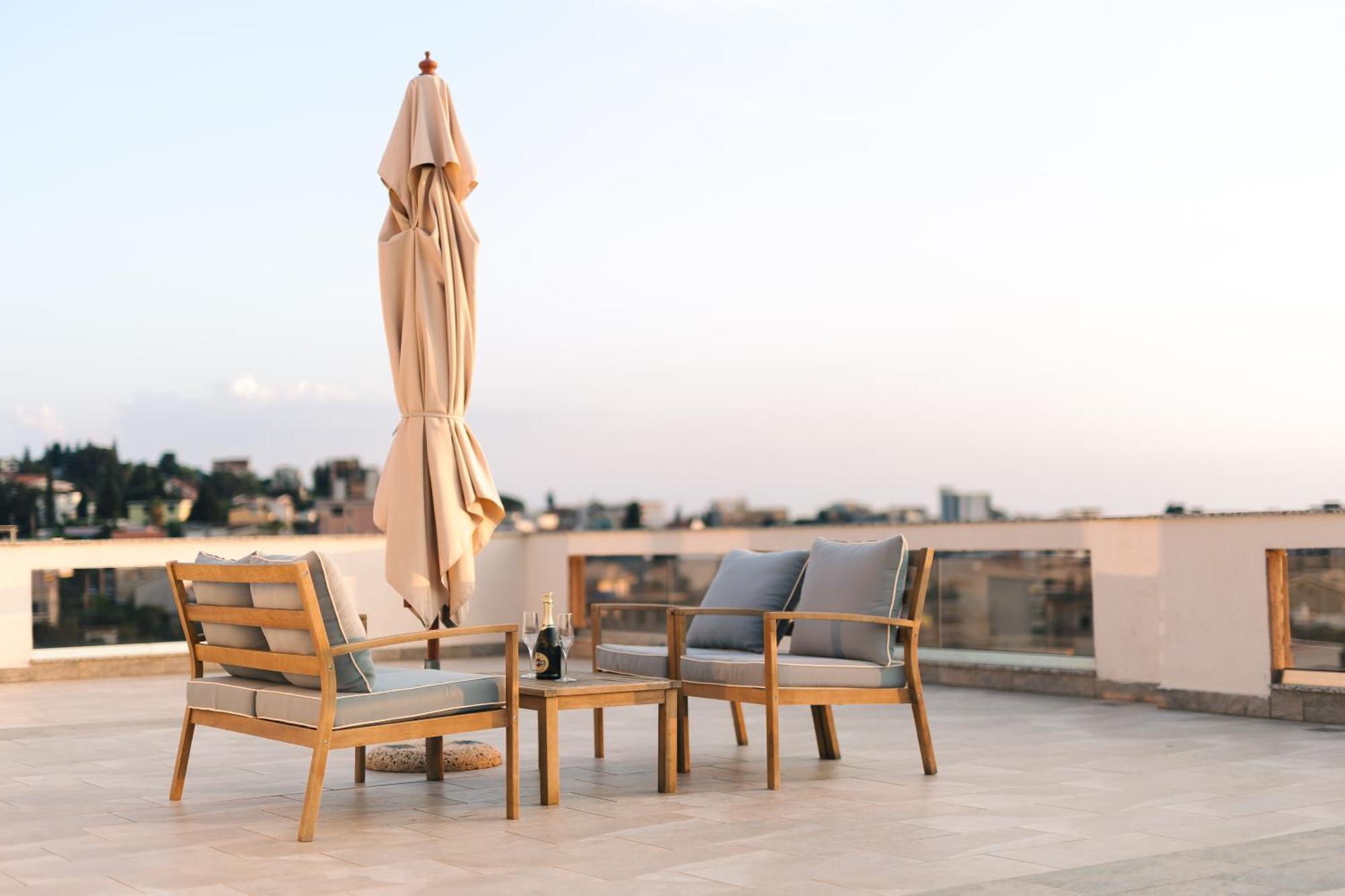 Lux Hotel M Dobra Voda Luaran gambar
