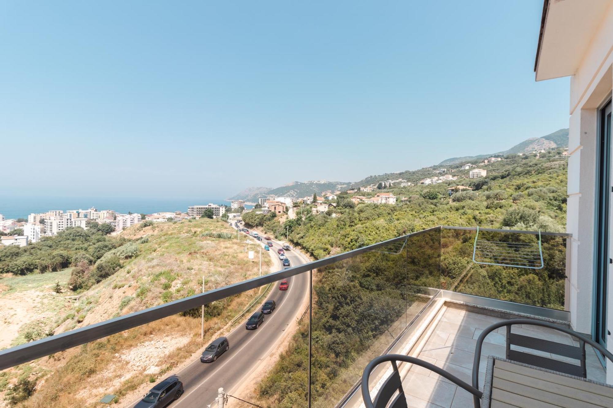 Lux Hotel M Dobra Voda Luaran gambar